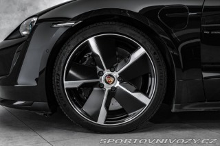 Porsche Taycan Turbo S Keramiky Pano 360 2020