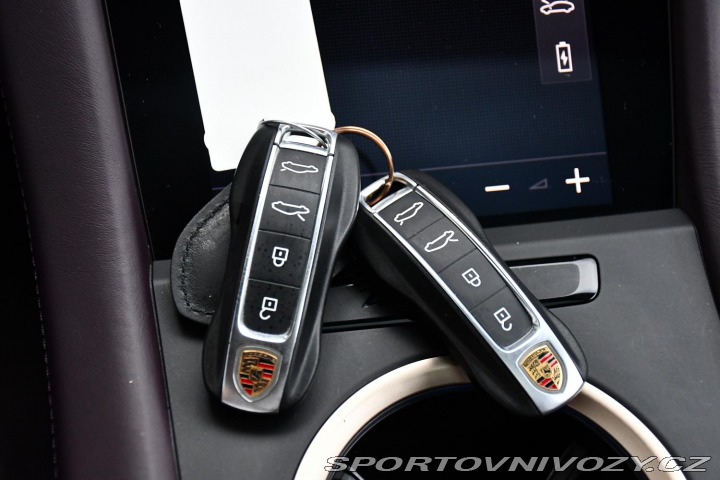 Porsche Taycan PERFORMANCE PLUS 2024