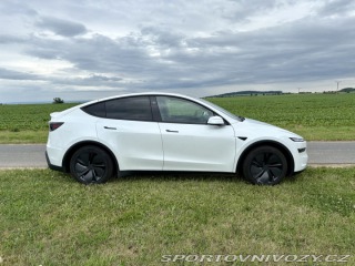 Tesla Model Y Long Range Dual Motor 2025