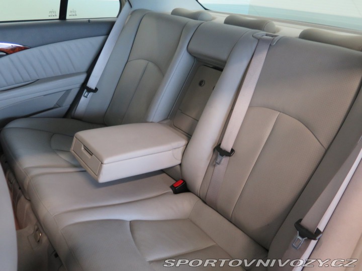 Mercedes-Benz E E320,LPG,tažné,klima,kůže 2004