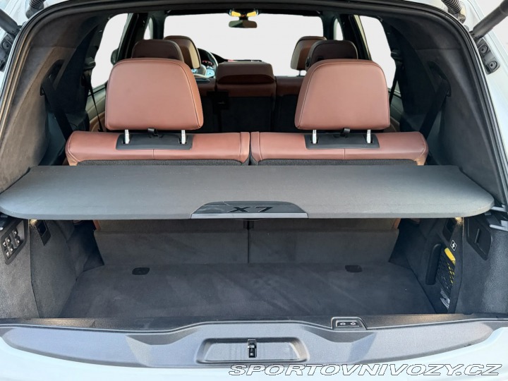 BMW X7 60i 2019