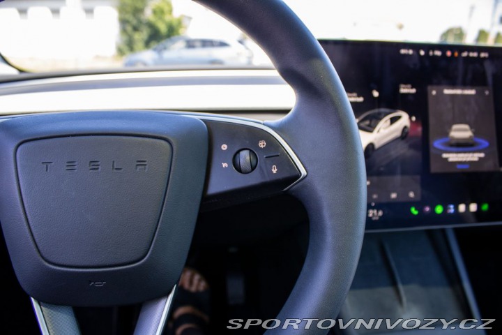 Tesla Model 3 2024