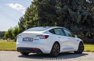 Tesla Model 3 2024