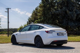 Tesla Model 3 2024
