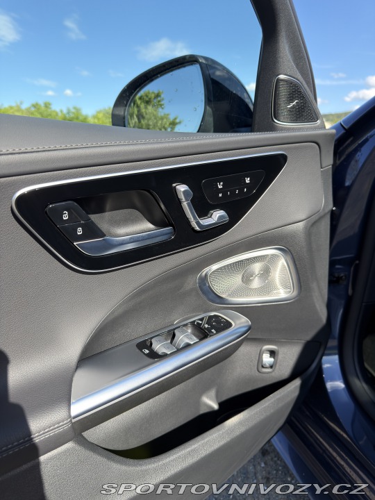 Mercedes-Benz C 300de, záruka, masáže 2025