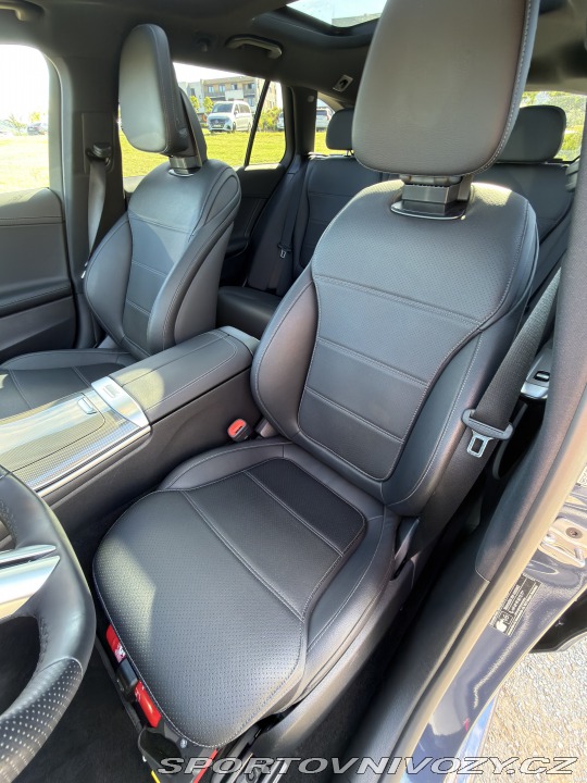 Mercedes-Benz C 300de, záruka, masáže 2025