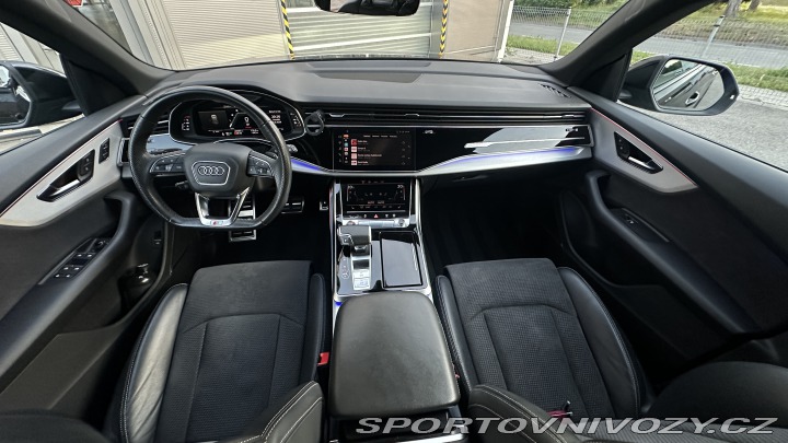 Audi SQ8  2020
