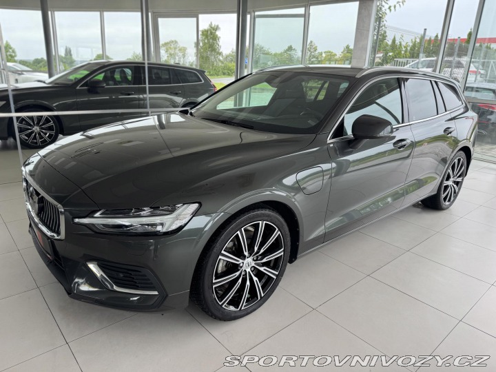 Volvo V60 T6 AWD*257kW*REZERVACE! 2022