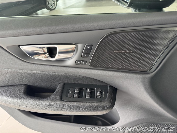 Volvo V60 T6 AWD*257kW*REZERVACE! 2022