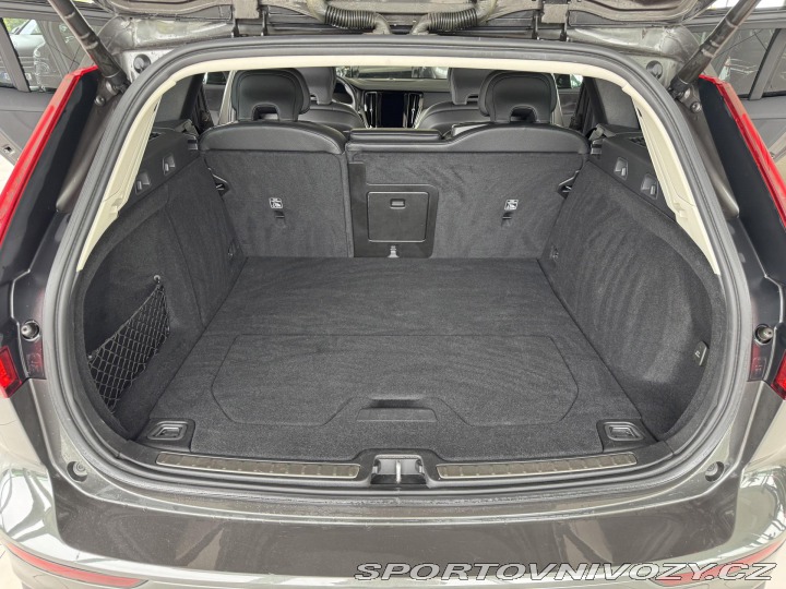 Volvo V60 T6 AWD*257kW*Recharge*Ins 2022