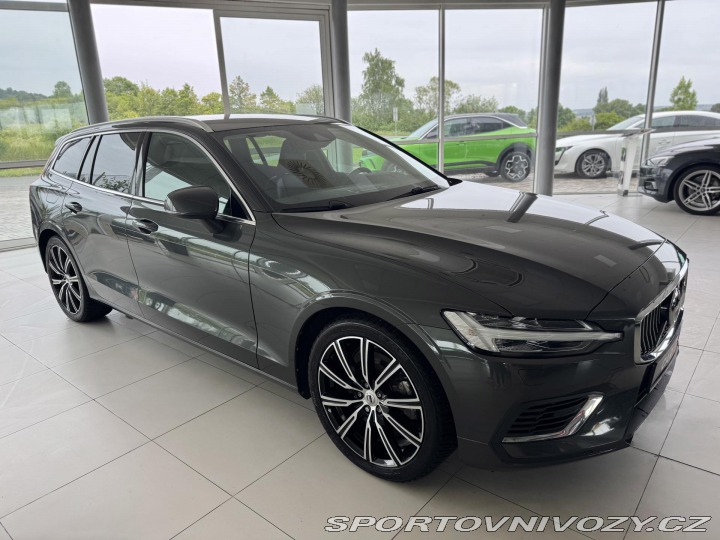 Volvo V60 T6 AWD*257kW*Recharge*Ins 2022