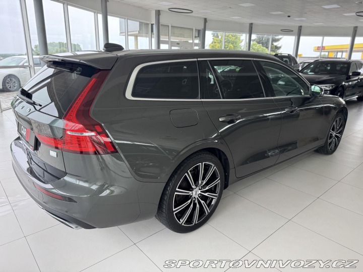 Volvo V60 T6 AWD*257kW*REZERVACE! 2022