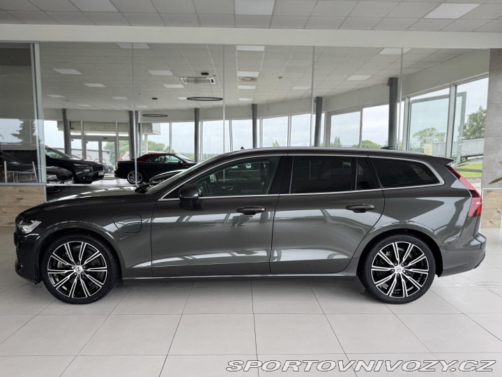 Volvo V60 T6 AWD*257kW*REZERVACE! 2022