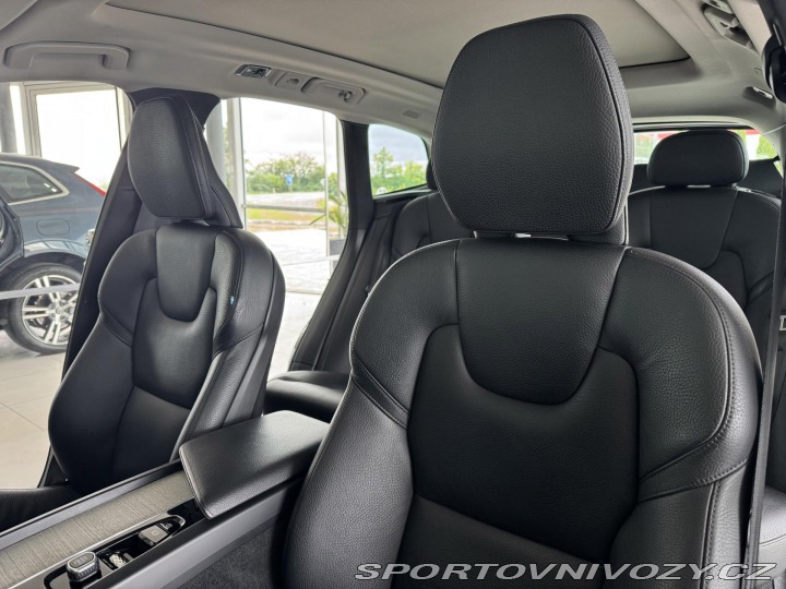 Volvo Ostatní modely XC60 T8 AWD*Recharge*Inscript* 2021