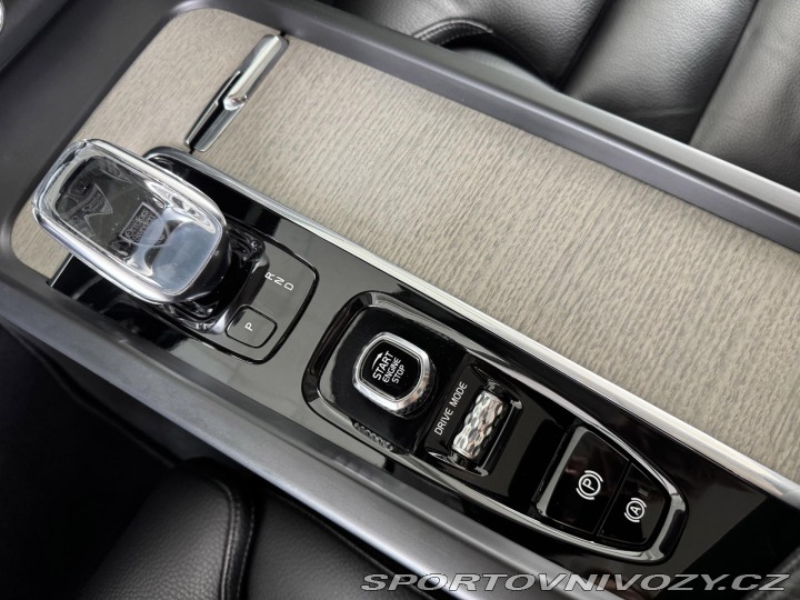 Volvo Ostatní modely XC60 T8 AWD*Recharge*Inscript* 2021
