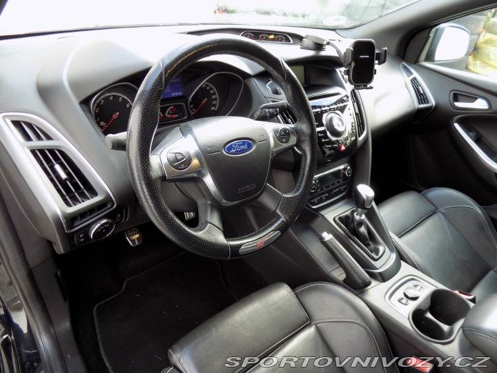 Ford Focus ST 2.0i ST/Bi-xenon/kůže/LED 2013