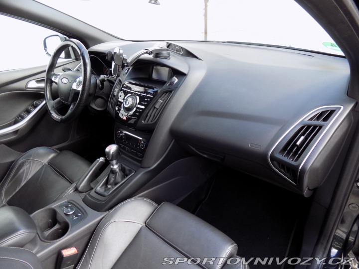Ford Focus ST 2.0i ST/Bi-xenon/kůže/LED 2013