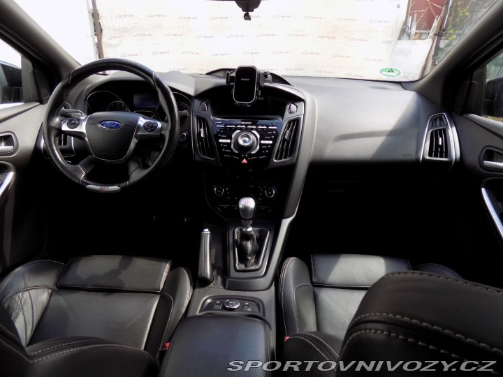 Ford Focus ST 2.0i ST/Bi-xenon/kůže/LED 2013
