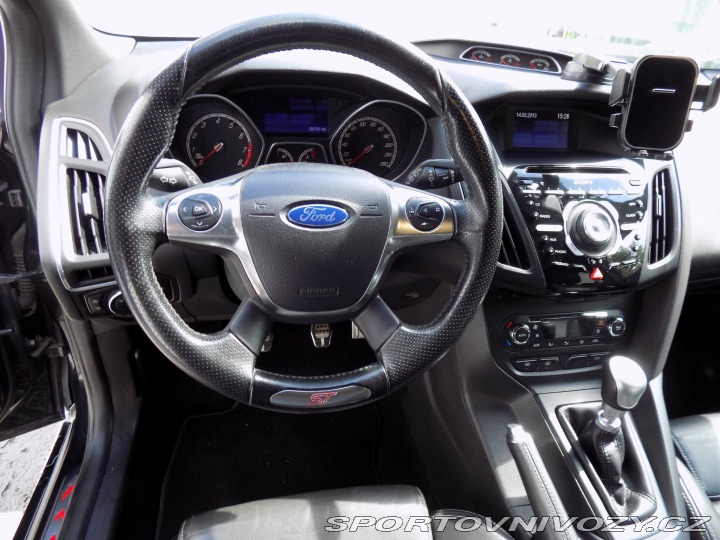 Ford Focus ST 2.0i ST/Bi-xenon/kůže/LED 2013