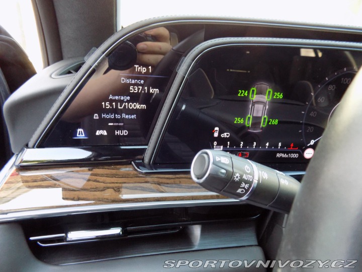 Ostatní značky Ostatní modely Cadillac Escalade 6.2/V8/4WD/Sport Platinum 2022