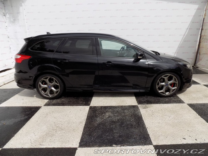 Ford Focus ST 2.0i ST/Bi-xenon/kůže/LED 2013