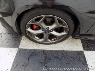 Ford Focus ST 2.0i ST/Bi-xenon/kůže/LED 2013