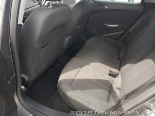 Opel Astra Sports Tourer 2012
