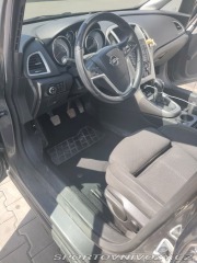 Opel Astra Sports Tourer 2012