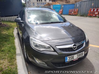 Opel Astra Sports Tourer 2012