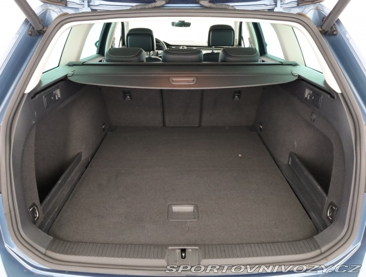 Volkswagen Ostatní modely Passat R-Line 2.0 TSI 2017