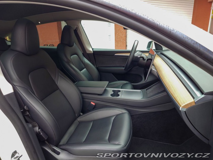 Tesla Model Y Long Range - Dual Motor 3 2023