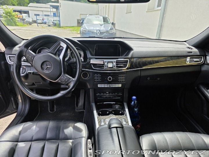 Mercedes-Benz Ostatní modely 212K benzín 2015