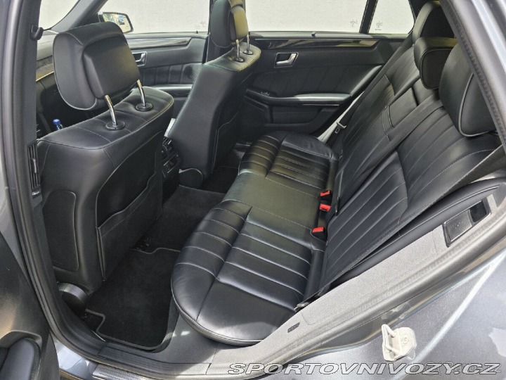 Mercedes-Benz Ostatní modely 212K benzín 2015