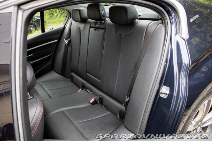 BMW 3 330e iPerformance SPORT 2016