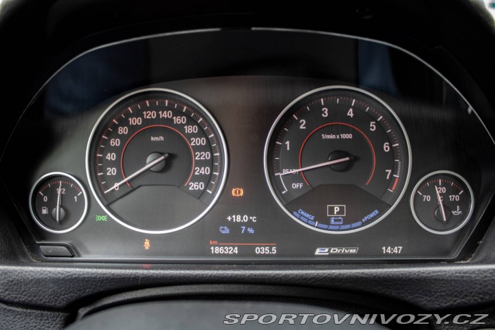 BMW 3 330e iPerformance SPORT 2016