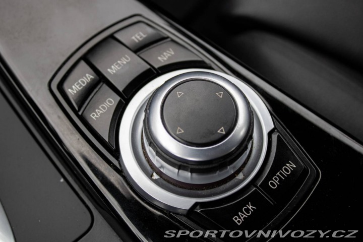 BMW 3 330e iPerformance SPORT 2016