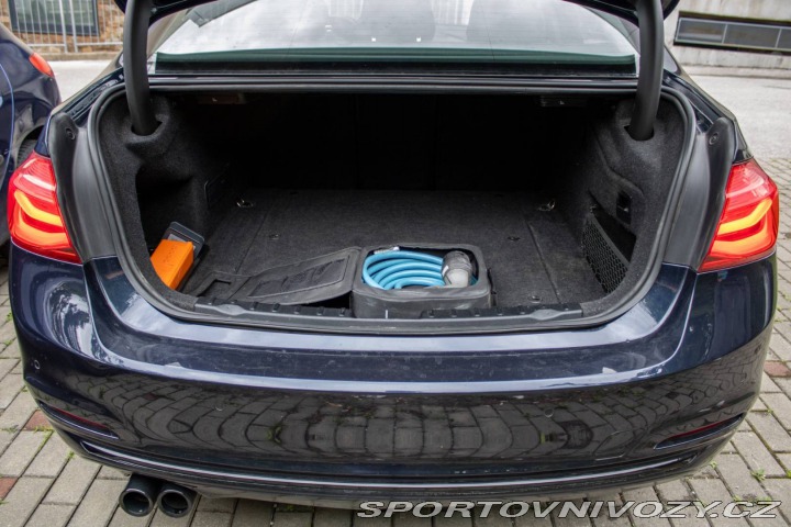 BMW 3 330e iPerformance SPORT 2016