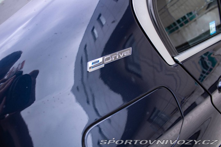 BMW 3 330e iPerformance SPORT 2016