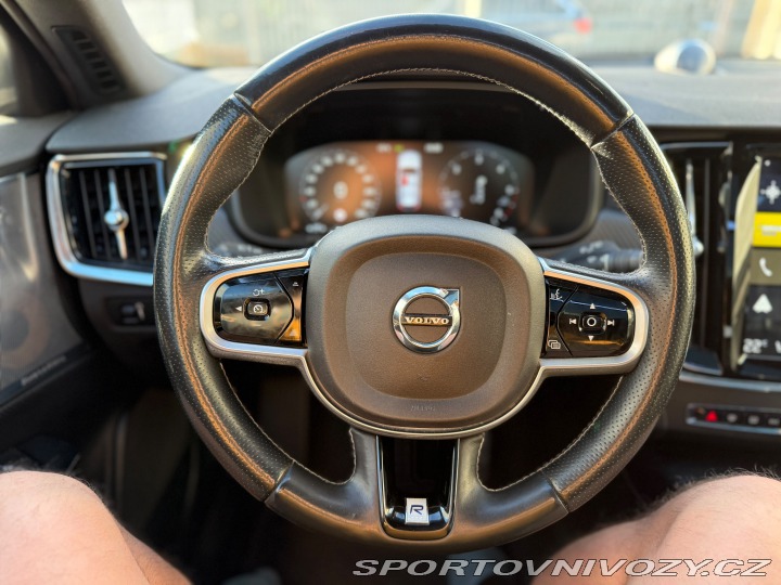 Volvo V90 D5 177kW AWD R-Design 2018