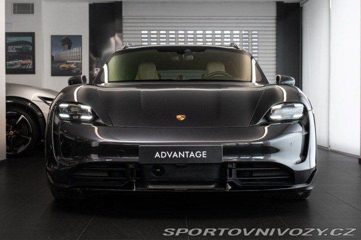 Porsche Taycan Turbo S Cross Turismo/Bur 2021
