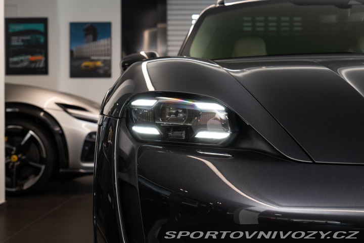 Porsche Taycan Turbo S Cross Turismo/Bur 2021