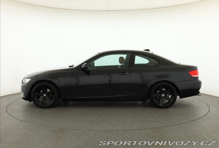 BMW 3 320 i 2010