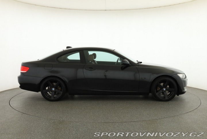 BMW 3 320 i 2010