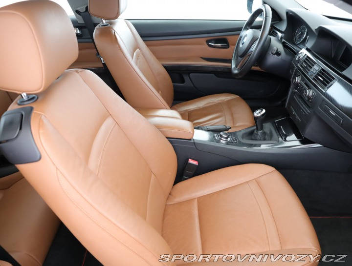 BMW 3 320 i 2010