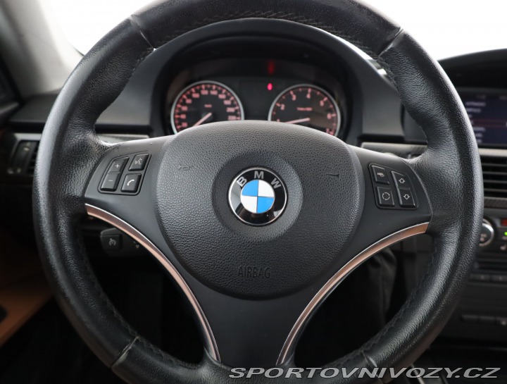BMW 3 320 i 2010