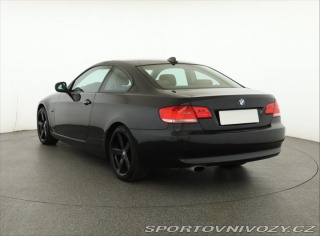 BMW 3 320 i 2010