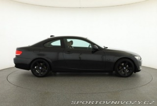 BMW 3 320 i 2010