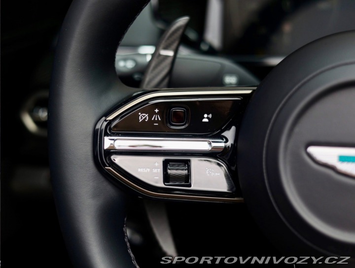 Aston Martin V8 Vantage Roadster 4.0 | 2025
