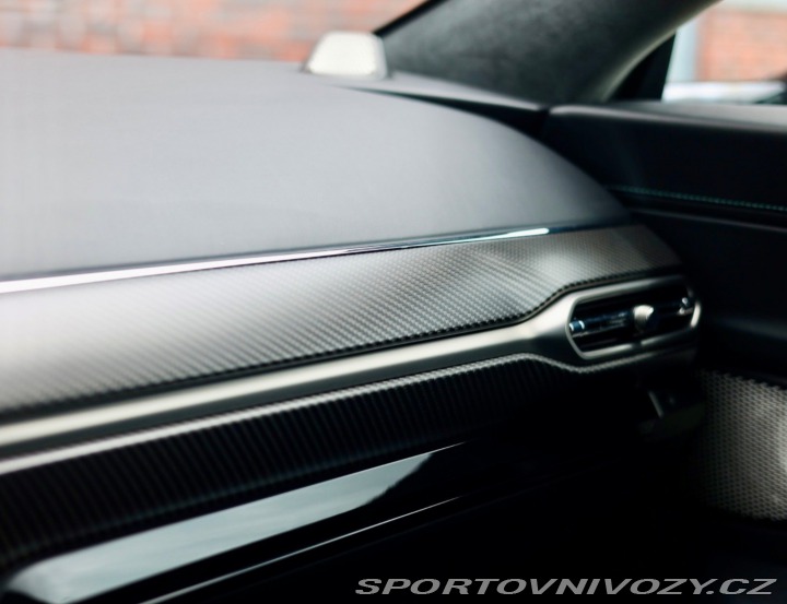 Aston Martin V8 Vantage Roadster 4.0 | 2025