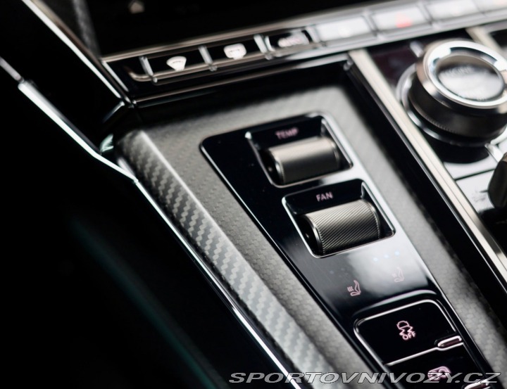 Aston Martin V8 Vantage Roadster 4.0 | 2025